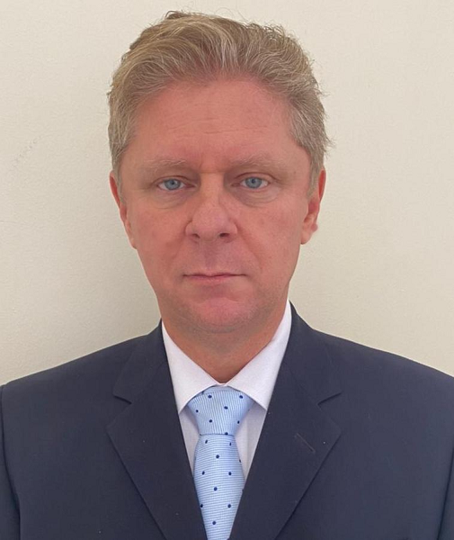 Dr. Zolt Senior Consultant Cardiac Surgeon